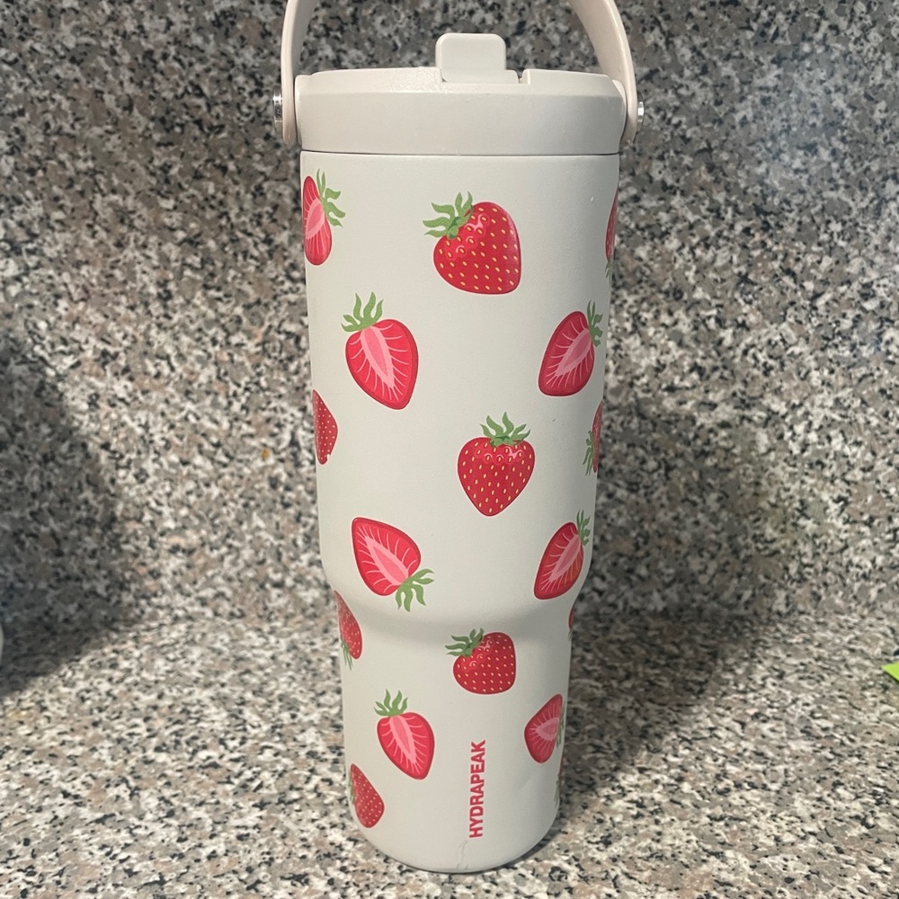 Hydrapeak Strawberry Print Tumbler